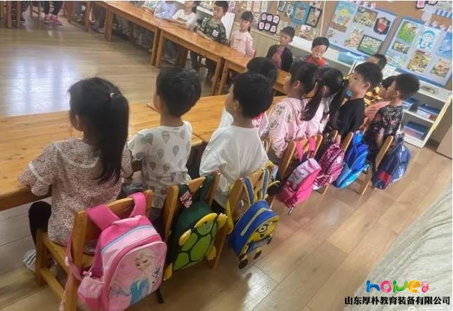 幼儿园书包柜摆放规则的温馨提示语